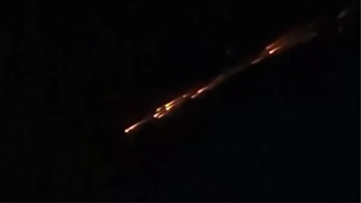 Benda Bercahaya Melintas di Langit Hebohkan Warga Lampung